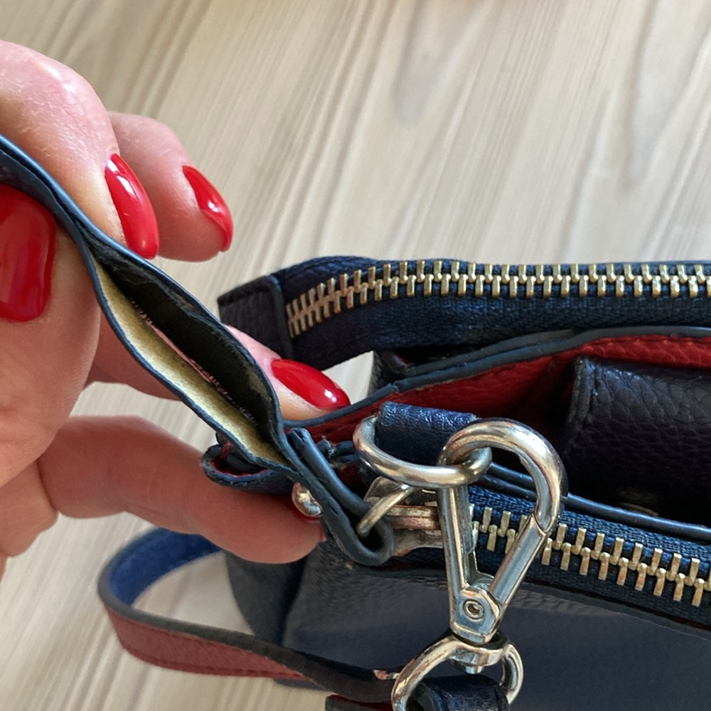 Tommy Hilfiger Navy Red Bag - Picture 9 of 13